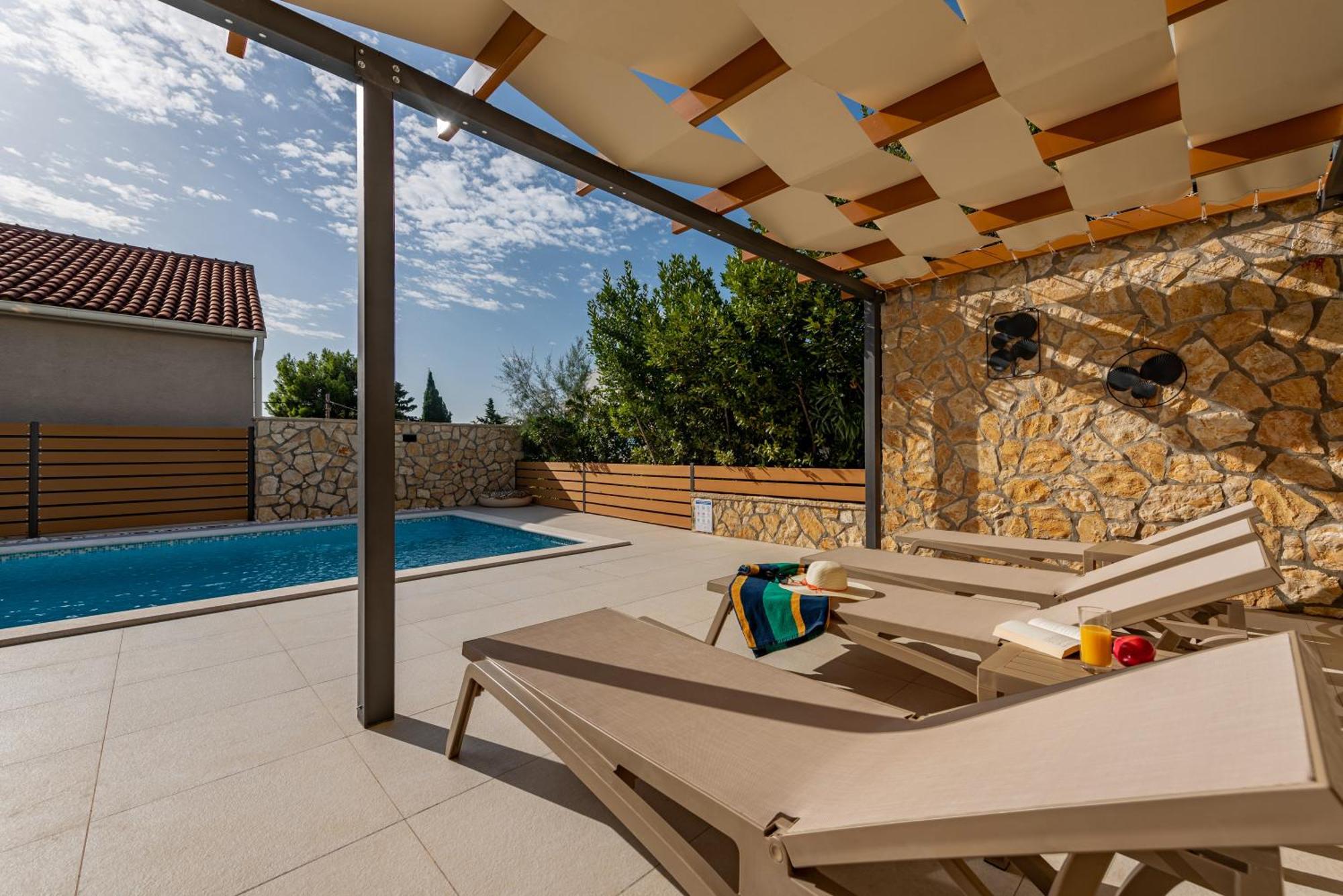 Dalmor Holiday House Rovanjska Exterior photo